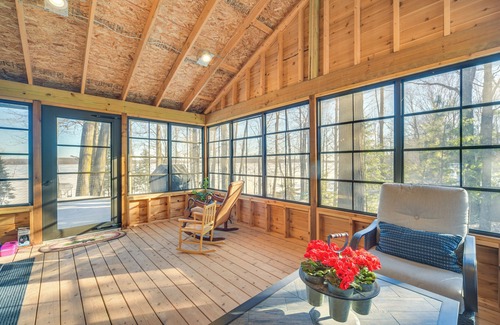 Hayward Cabin | Boat Dock, Full Gym: Waterfront Nelson Lake Gem!