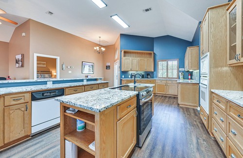 Milam House | Boat Dock & Hot Tub: Waterfront Home in Milam!
