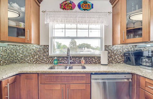 Homosassa House | Boat Dock & Kayaks: Canalfront Home in Homosassa