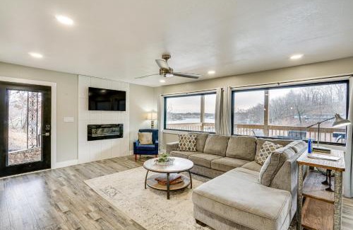 Lake Ozark House | Boat Dock Waterfront Lake of the Ozarks Home
