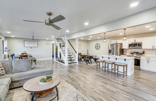 Lake Ozark House | Boat Dock Waterfront Lake of the Ozarks Home