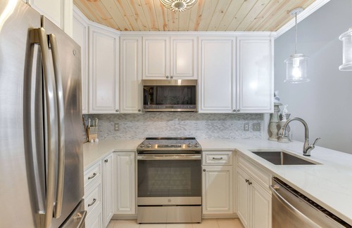 Holiday Isle House | Boat, Fish & Walk to Beach: Waterfront Destin Gem!
