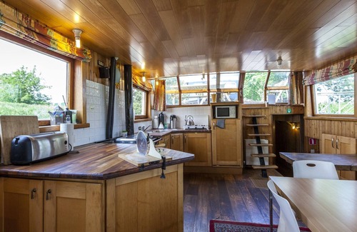 Noordschote Boat Rental | Boat Getaway Near Lake