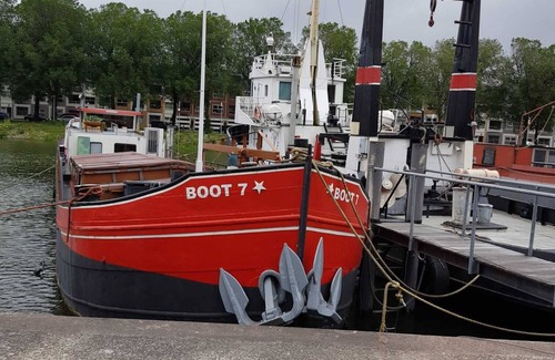Kop van Zuid Apartment | Boat-hotel seven, 6pers Rotterdam J.B. Bakemakade near housenr 48