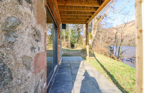 Invergarry Cottage | BOAT HOUSE, romantic, character holiday cottage in Invergarry