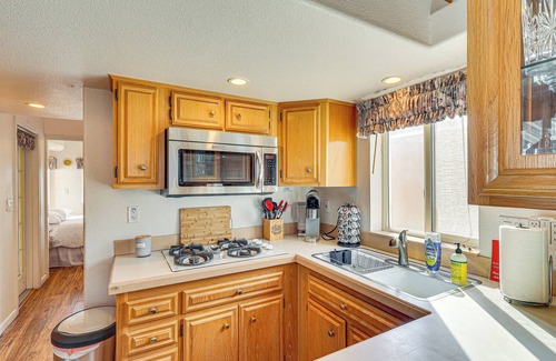 Lake Havasu City Cabin | Boat Launch + Mtn Views: Lake Havasu Cabin