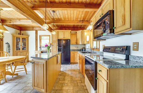 Isle of Springs House | Boat Nearby: Barters Island Home w/Views