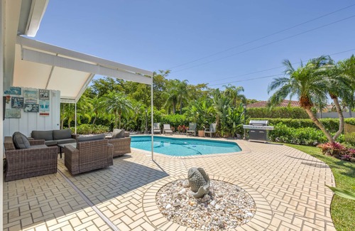 Bermuda Riviera House | BOAT SHOW TuckersBeachHouse.Pool, Waterfront, Amazing location!