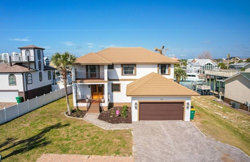 Holiday Isle House | Boater's Beach House in Paradise on the Water - Ocean Access - Sleeps 12