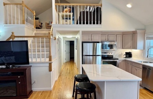 South Yarmouth House | Boater's Paradise with Beaches Nearby! RPAM010