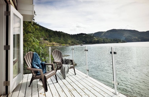 Maple Bay Cottage | Boathouse on Maple Bay