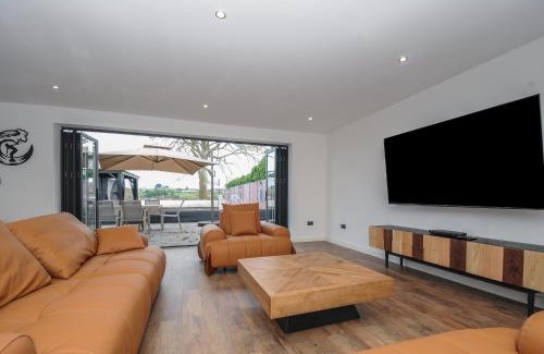 Westleigh House | Boathyde