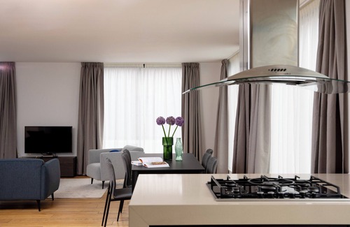 Cordwainer Apartment | Bob W Tower Hill Residences
