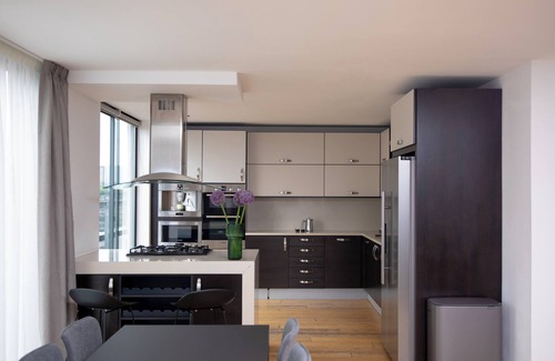 Cordwainer Apartment | Bob W Tower Hill Residences