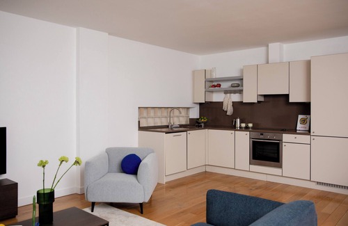 Cordwainer Apartment | Bob W Tower Hill Residences