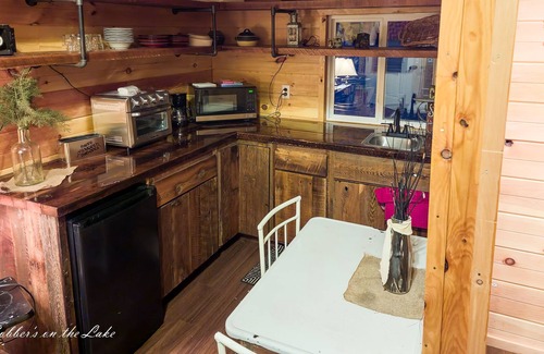 Butternut Cabin | Bobber's On The Lake - Cabin 2