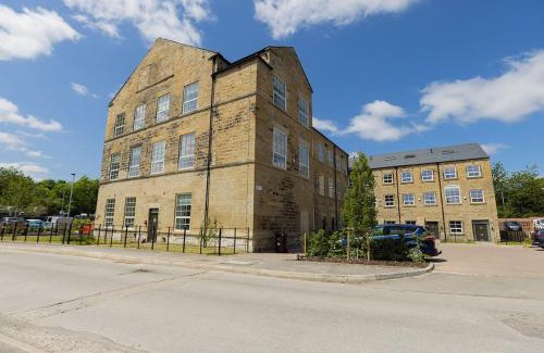 Leeds House | BOBBIN ROW - Grade 2 Listed Property with a Beautiful Design with Access to Leeds