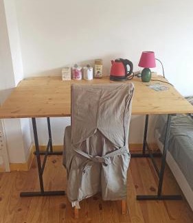 Les Ponts-de-Ce House | Bobby's Beds