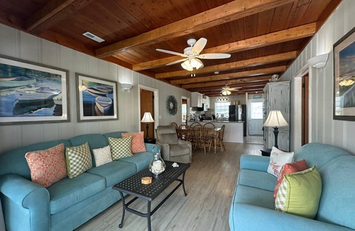 Garden City House | Bobby's Girl - Second Row in Garden City Beach