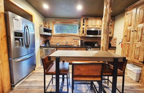 Estes Park Cabin | Bobcat Cabin: Hot Tub, Pet-Friendly, Amenities, Adventure Awaits