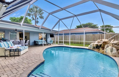 Boca Raton House | Boca Blue - Heated Saltwater Pool - 3 min to Town Center Mall