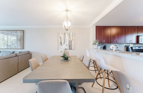 Boca Raton Condo | Boca Raton Escape Pool Directly Across from Beach