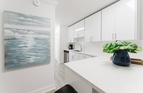 Boca Raton Apartment | Boca Waterfront Oasis: Walk to Beach + Pool, Hot Tub, Gym