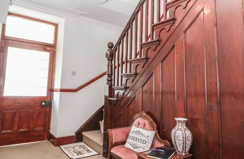 Elim Cottage | BODNOLWYN HIR, pet friendly, with open fire in Llanddeusant