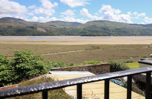 Barmouth Cottage | BODOWEN COACH HOUSE, family friendly, with open fire in Barmouth