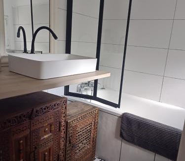 Deuil-la-Barre Apartment | Boheme chic aux portes de Paris