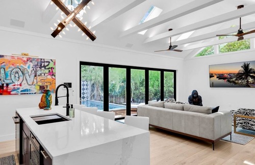 Key West Historic District House | *BOHEMIA @ OLD TOWN* Fully Renovated Home & Pool + LAST KEY SERVICES.