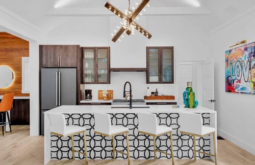 Key West Historic District House | *BOHEMIA @ OLD TOWN* Fully Renovated Home & Pool + LAST KEY SERVICES.
