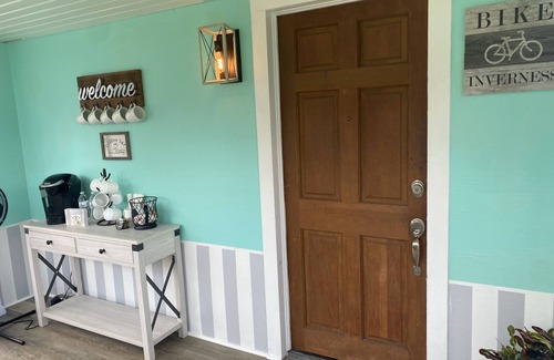 Inverness House | Bohemian Bike 2-BR Cottage in Downtown Inverness