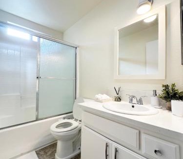 Burbank House | Bohemian Dream- 2BR, Retreat Near Hollywood -BR6