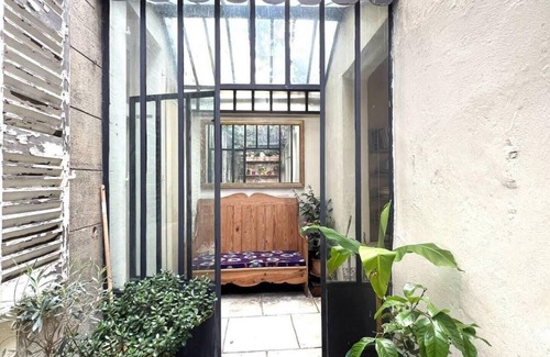 Le Camas House | Bohemian house downtown, studio, parking