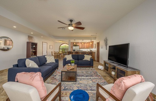 Bullhead City House | Bohemian Retreat: Private Pool/Private Boat Launch
