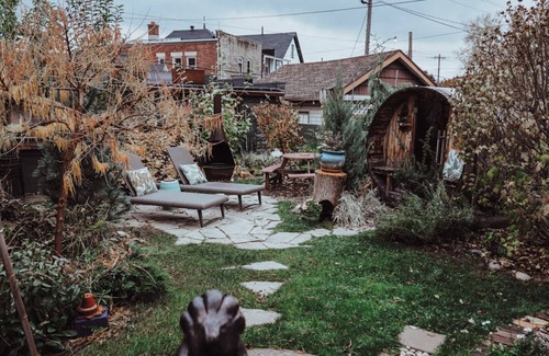 Bay View Cottage | Boho Art cottage in hip Bay View, Milw neighborhood- 3bed, Sauna, Hot Tub