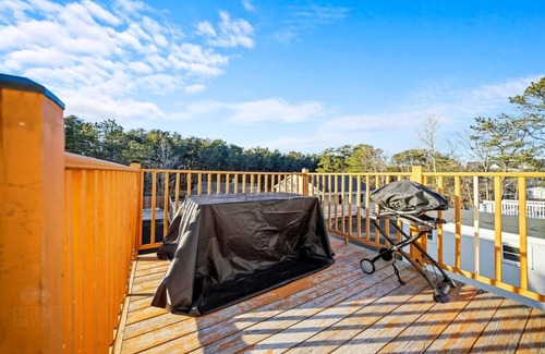 Old Orchard Beach Apartment | Boho Beach Escape: Top-Floor Condo