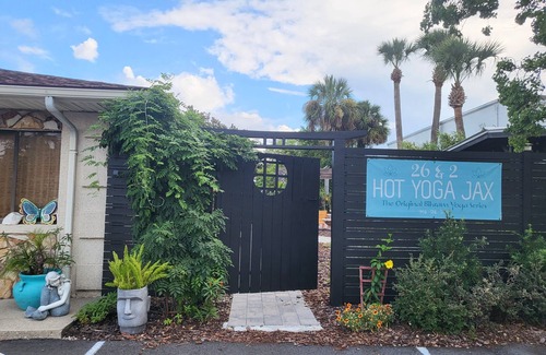 Jacksonville Beach Apartment | Boho Beach Getaway w/hot tub & day spa! 3minute walk to the beach