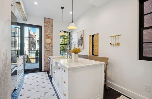 Bloomingdale House | Boho Bliss Bloomingdale plus Parking