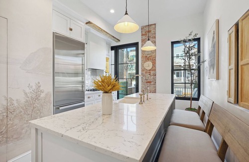 Bloomingdale House | Boho Bliss Bloomingdale plus Parking