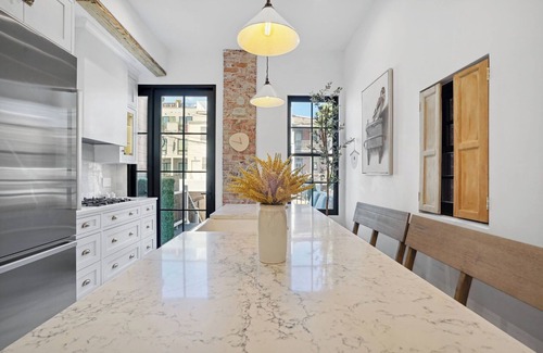 Bloomingdale House | Boho Bliss Bloomingdale plus Parking