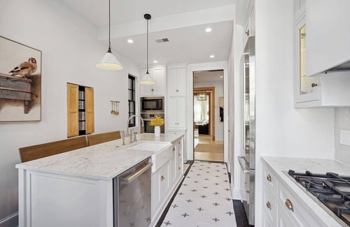 Bloomingdale House | Boho Bliss Bloomingdale plus Parking