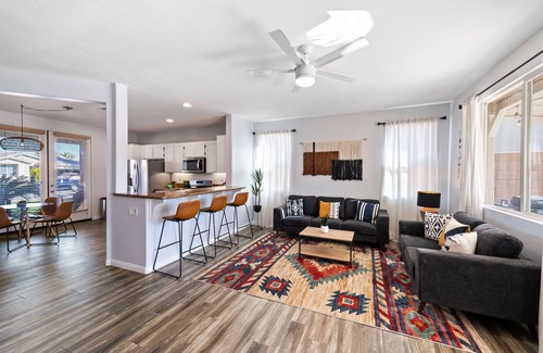 Indio House | Boho Bungalow - 30ft pool & minutes from festivals