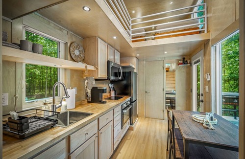 Mentone House | Boho Bungalow-unique & cozy tiny home