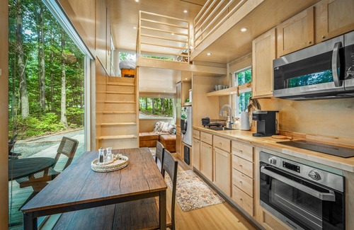 Mentone House | Boho Bungalow-unique & cozy tiny home