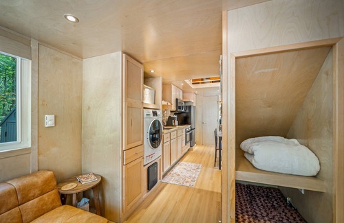 Mentone House | Boho Bungalow-unique & cozy tiny home