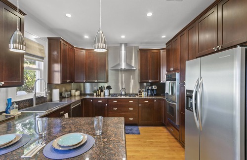 Tampa Heights House | Boho Bungalow - Walkable to Armature Works