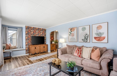 Port Clinton Apartment | BoHo by the Beach: Charming 2-bedroom apartment in the heart of Port Clinton