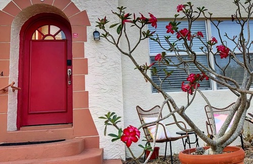 Historic Downtown Melbourne Apartment | Boho Charm, Historic 1br -Steps to downtown